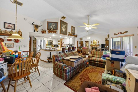 House in Boca Raton, Florida 4 bedrooms, 230.86 sq.m. № 2027985 - photo 14