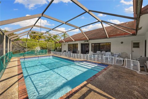 House in Boca Raton, Florida 4 bedrooms, 230.86 sq.m. № 2027985 - photo 23