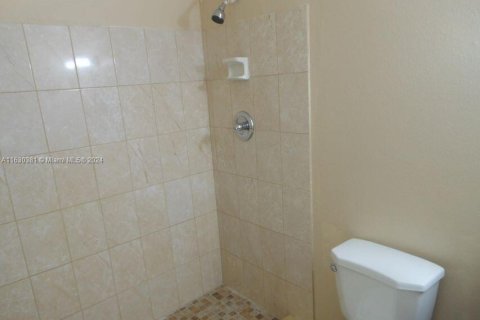 Condo in Lauderdale Lakes, Florida, 2 bedrooms  № 1468176 - photo 9