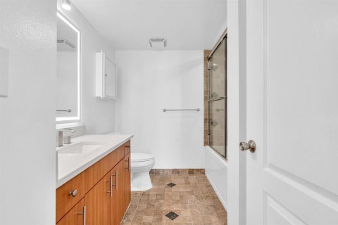 Condo in Fort Lauderdale, Florida, 2 bedrooms  № 2078382 - photo 13