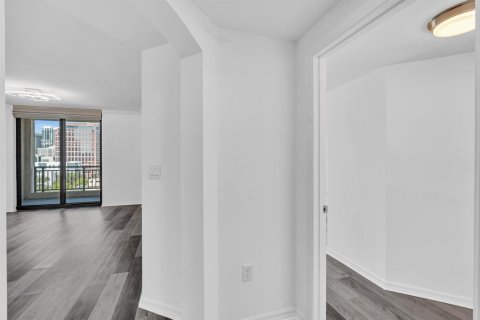 Condo in Fort Lauderdale, Florida, 2 bedrooms  № 2078382 - photo 6