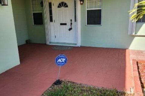 Villa ou maison à vendre à Pompano Beach, Floride: 3 chambres, 180.79 m2 № 934330 - photo 1