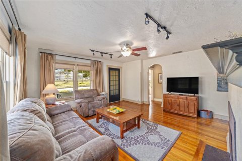 House in Ocala, Florida 3 bedrooms, 138.05 sq.m. № 1805525 - photo 15