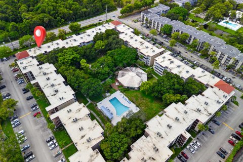 Condominio en venta en Lauderdale Lakes, Florida, 1 dormitorio, 65.5 m2 № 2245265 - foto 6