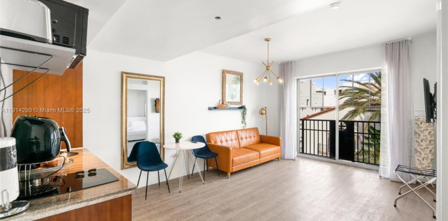 Кондоминиум с 1 спальней в Майами-Бич, Флорида № 2015850