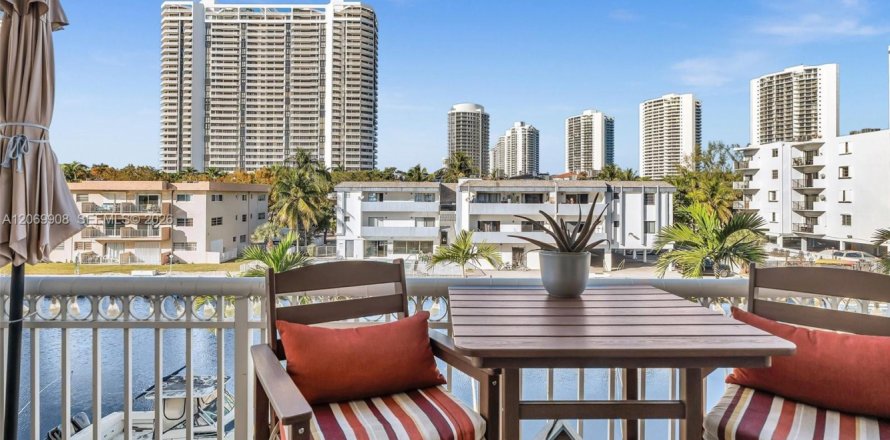 Condo à North Miami Beach, Floride, 2 chambres № 2295830