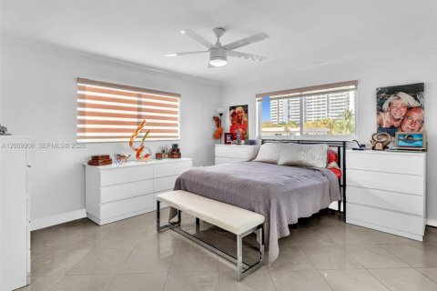 Copropriété à louer à North Miami Beach, Floride: 2 chambres, 96.8 m2 № 2295830 - photo 9