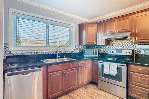 Condo in Tampa, Florida, 2 bedrooms  № 1724148 - photo 9
