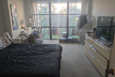 Condominio en Hallandale Beach, Florida, 1 dormitorio № 2423016