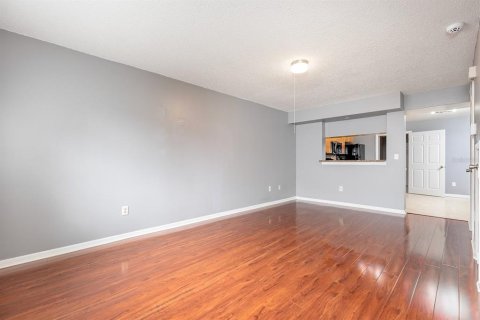 Townhouse in Winter Springs, Florida 2 bedrooms, 91.97 sq.m. № 1907326 - photo 3