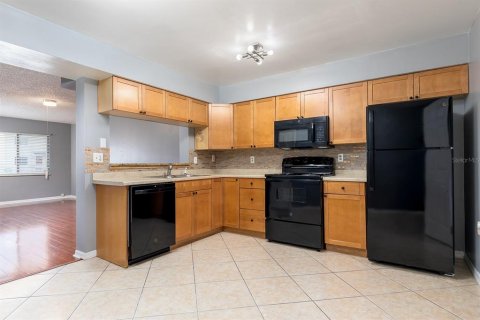 Townhouse in Winter Springs, Florida 2 bedrooms, 91.97 sq.m. № 1907326 - photo 7