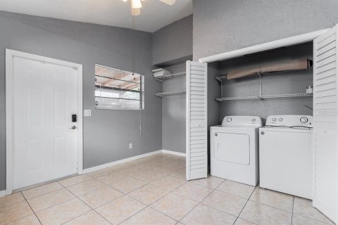 Townhouse in Winter Springs, Florida 2 bedrooms, 91.97 sq.m. № 1907326 - photo 10