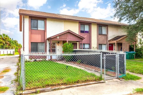 Townhouse in Winter Springs, Florida 2 bedrooms, 91.97 sq.m. № 1907326 - photo 2