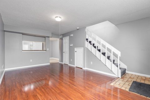 Townhouse in Winter Springs, Florida 2 bedrooms, 91.97 sq.m. № 1907326 - photo 4