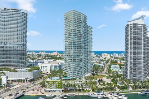 Кондоминиум с 3 спальнями в Майами-Бич, Флорида № 2004932