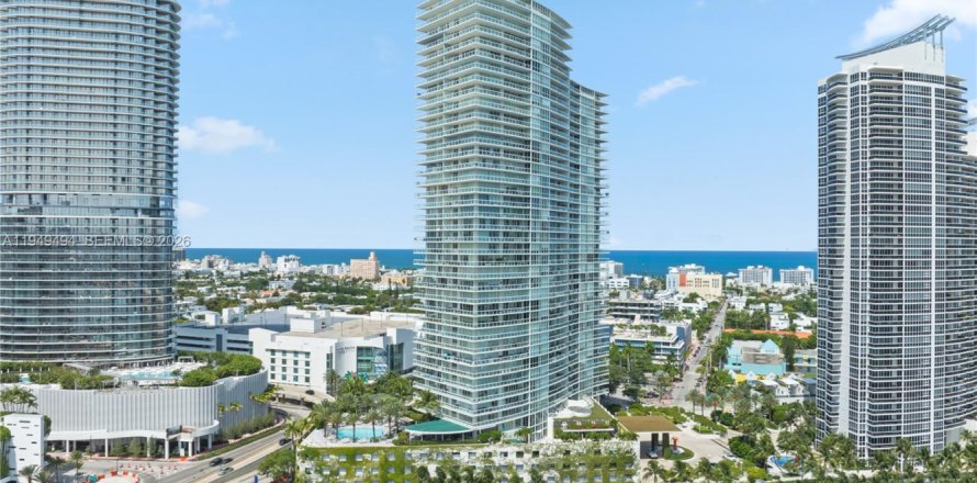 Кондоминиум с 3 спальнями в Майами-Бич, Флорида № 2004932