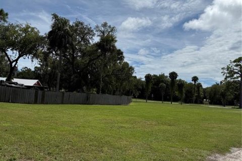 Commercial property in New Smyrna Beach, Florida 171.4 sq.m. № 2322813 - photo 6