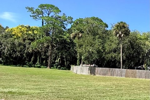 Commercial property in New Smyrna Beach, Florida 171.4 sq.m. № 2322813 - photo 3