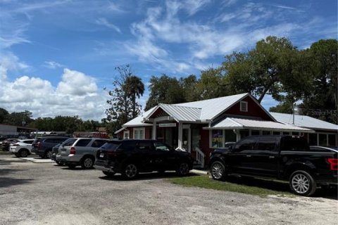 Commercial property in New Smyrna Beach, Florida 171.4 sq.m. № 2322813 - photo 9