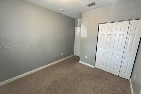 Condo in Homestead, Florida, 3 bedrooms  № 1858145 - photo 6