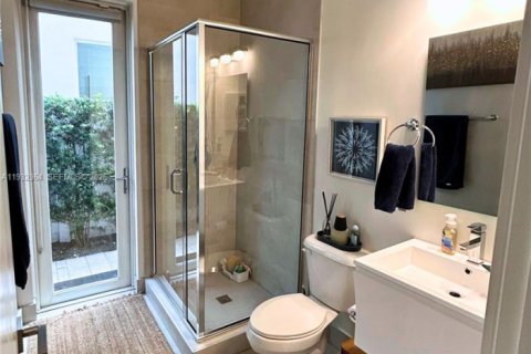 House in Doral, Florida 5 bedrooms, 342.81 sq.m. № 1991792 - photo 14