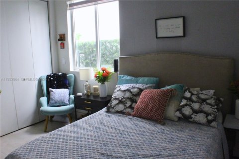 Купить виллу или дом в Дорал, Флорида 5 спален, 342.81м2, № 1991792 - фото 9