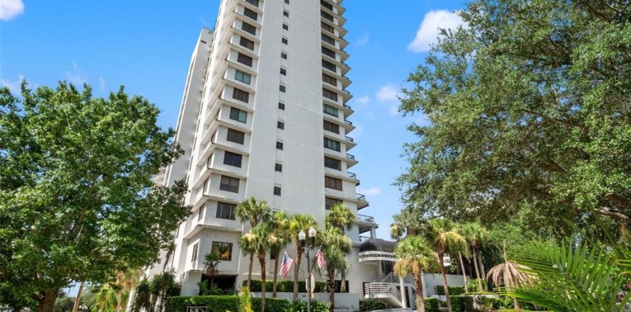 Condominio en Orlando, Florida, 2 dormitorios № 2197737
