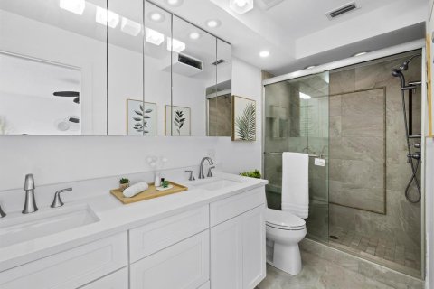 Condominio en venta en Sarasota, Florida, 2 dormitorios, 101.26 m2 № 1681055 - foto 11
