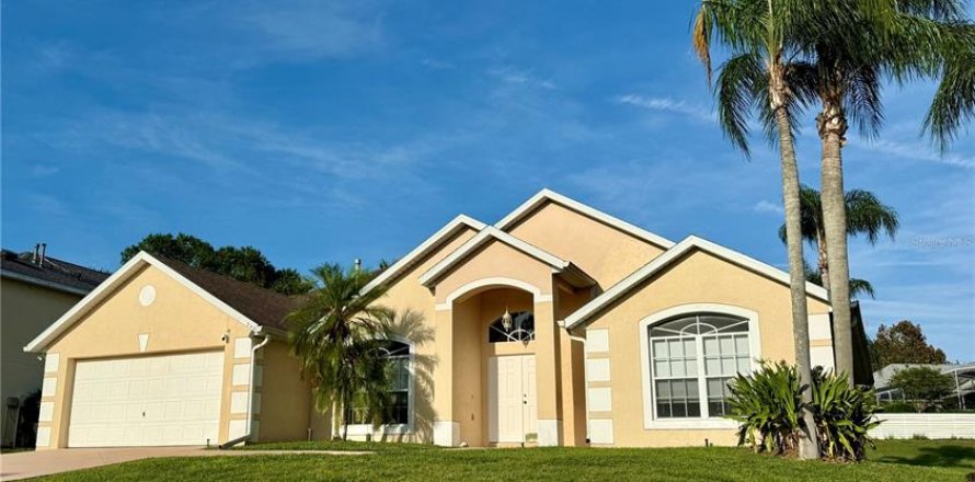 House in Davenport, Florida 4 bedrooms, 169.45 sq.m. № 1749299