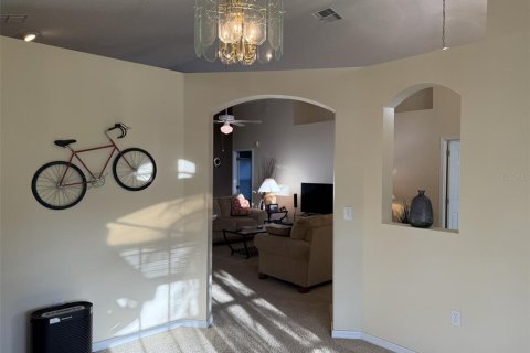 House in Davenport, Florida 4 bedrooms, 169.45 sq.m. № 1749299 - photo 7