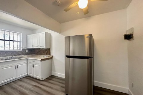 Снять в аренду виллу или дом в Опа-Локка, Флорида 1 спальня, 54.81м2, № 1992264 - фото 2