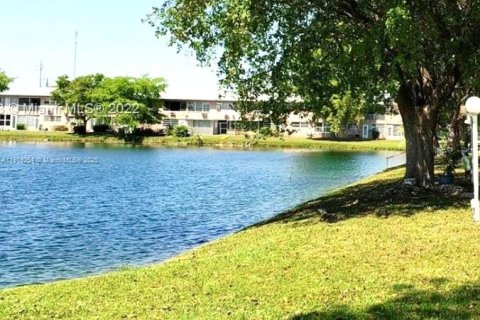 Condominio en alquiler en Miami, Florida, 1 dormitorio, 78.97 m2 № 1975425 - foto 23