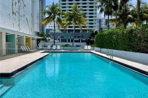 Condominio en venta en Miami Beach, Florida, 3 dormitorios, 298.31 m2 № 1972473 - foto 29