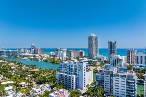 Condominio en venta en Miami Beach, Florida, 3 dormitorios, 298.31 m2 № 1972473 - foto 27
