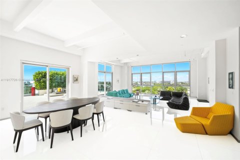 Condominio en venta en Miami Beach, Florida, 3 dormitorios, 298.31 m2 № 1972473 - foto 9