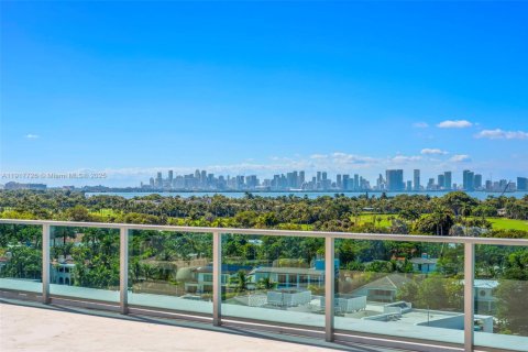 Condominio en venta en Miami Beach, Florida, 3 dormitorios, 298.31 m2 № 1972473 - foto 7