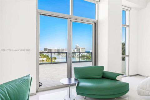 Condominio en venta en Miami Beach, Florida, 3 dormitorios, 298.31 m2 № 1972473 - foto 20