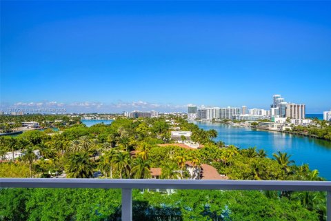 Condominio en venta en Miami Beach, Florida, 3 dormitorios, 298.31 m2 № 1972473 - foto 21