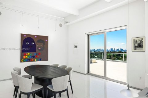 Condominio en venta en Miami Beach, Florida, 3 dormitorios, 298.31 m2 № 1972473 - foto 13