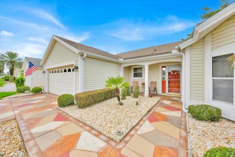 House in The Villages, Florida 3 bedrooms, 177.07 sq.m. № 1804739 - photo 2