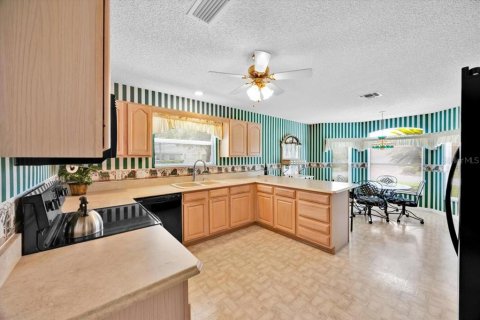 House in The Villages, Florida 3 bedrooms, 177.07 sq.m. № 1804739 - photo 3