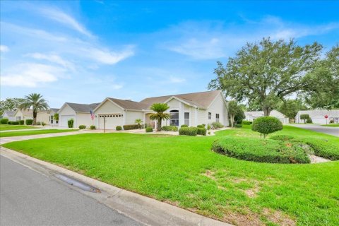 House in The Villages, Florida 3 bedrooms, 177.07 sq.m. № 1804739 - photo 25