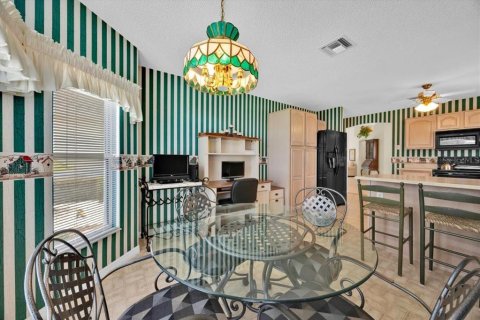 House in The Villages, Florida 3 bedrooms, 177.07 sq.m. № 1804739 - photo 6