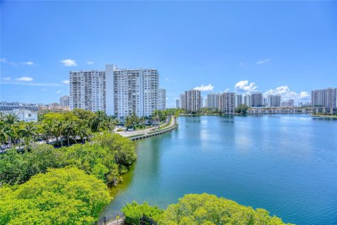 Condominio en venta en Aventura, Florida, 2 dormitorios, 106.19 m2 № 1932985 - foto 14