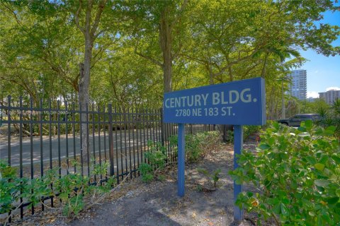 Condominio en venta en Aventura, Florida, 2 dormitorios, 106.19 m2 № 1932985 - foto 1