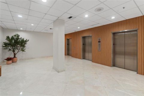 Condominio en venta en Aventura, Florida, 2 dormitorios, 106.19 m2 № 1932985 - foto 6