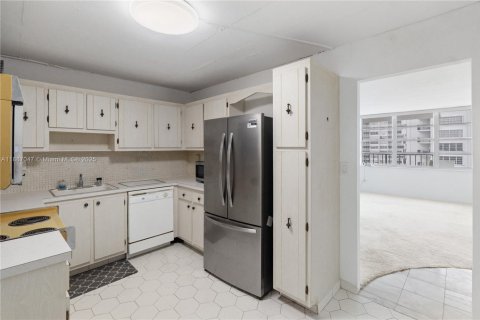 Condominio en venta en Aventura, Florida, 2 dormitorios, 106.19 m2 № 1932985 - foto 23