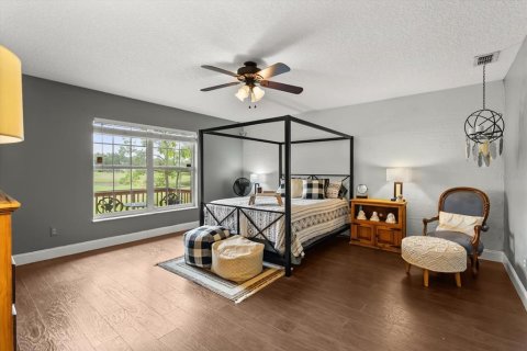 House in Clermont, Florida 3 bedrooms, 192.68 sq.m. № 1919689 - photo 14