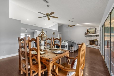 House in Clermont, Florida 3 bedrooms, 192.68 sq.m. № 1919689 - photo 8