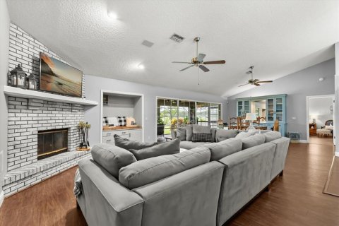 House in Clermont, Florida 3 bedrooms, 192.68 sq.m. № 1919689 - photo 4